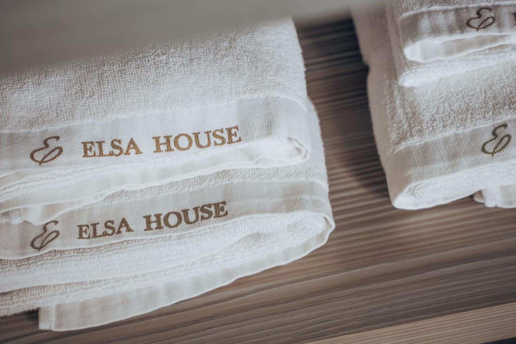 Elsa House Hotell Tainan Exteriör bild